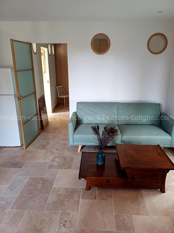 photo de Charmant T1 en Provence Verte