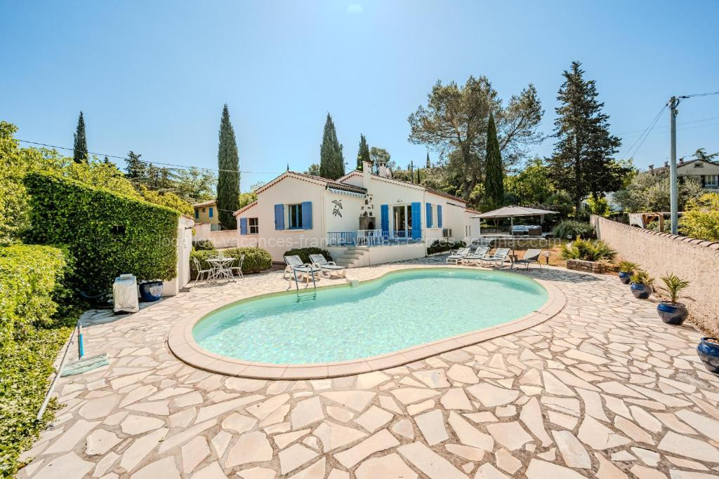 Photo de Lou Vaou - Maison Climatisée avec Piscine