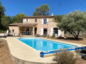 Feriehus med privat pool i Carces à Carcès