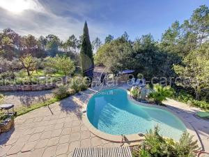 Superbe bergerie en cœur de foret avec piscine privée lac rivière cascades à Carcès